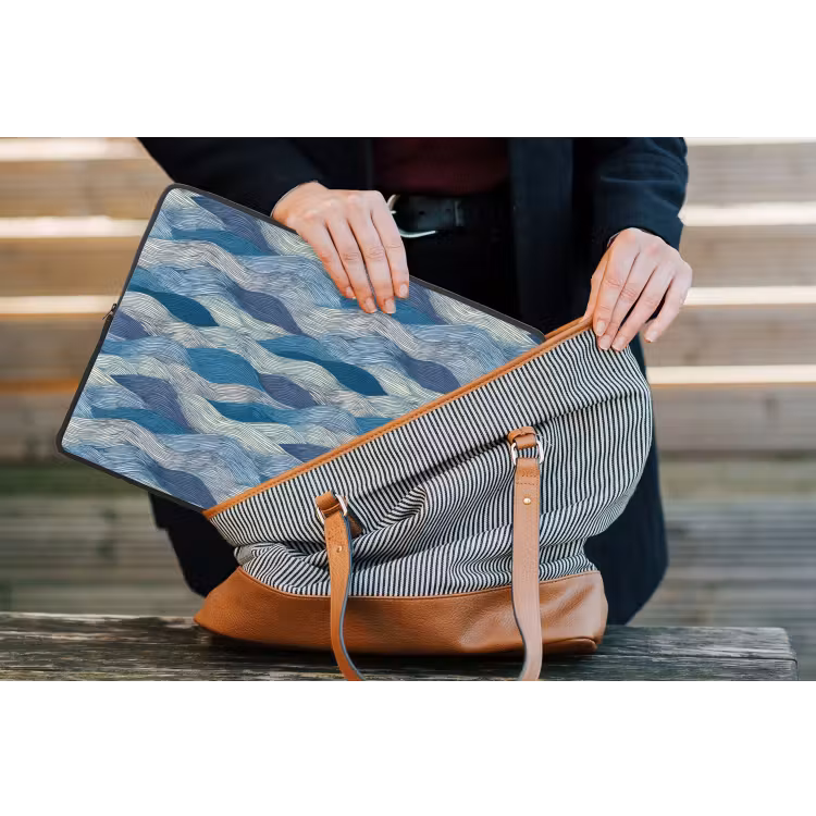 Getekend - Blauw - Wit - Golvend - Streepjes laptophoes neopreen klein 279 -tas