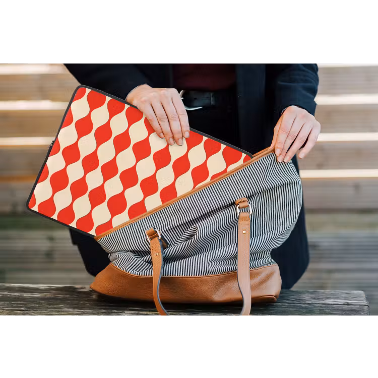 Golvend patroon - Retro - Rood - Beige laptophoes neopreen klein 279 -tas