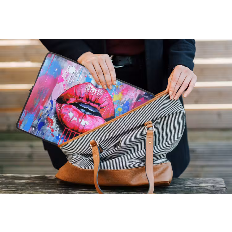 Graffiti - Lippen - Felroze - Geschilderd laptophoes neopreen klein -tas