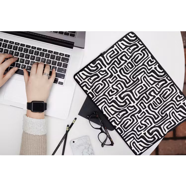 Grafisch - Lijnen - Zwart - Wit laptophoes neopreen klein 279 -bureau