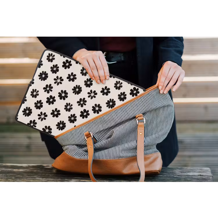 Grafisch - Madeliefjes - Zwart - Beige laptophoes neopreen klein 279 -tas