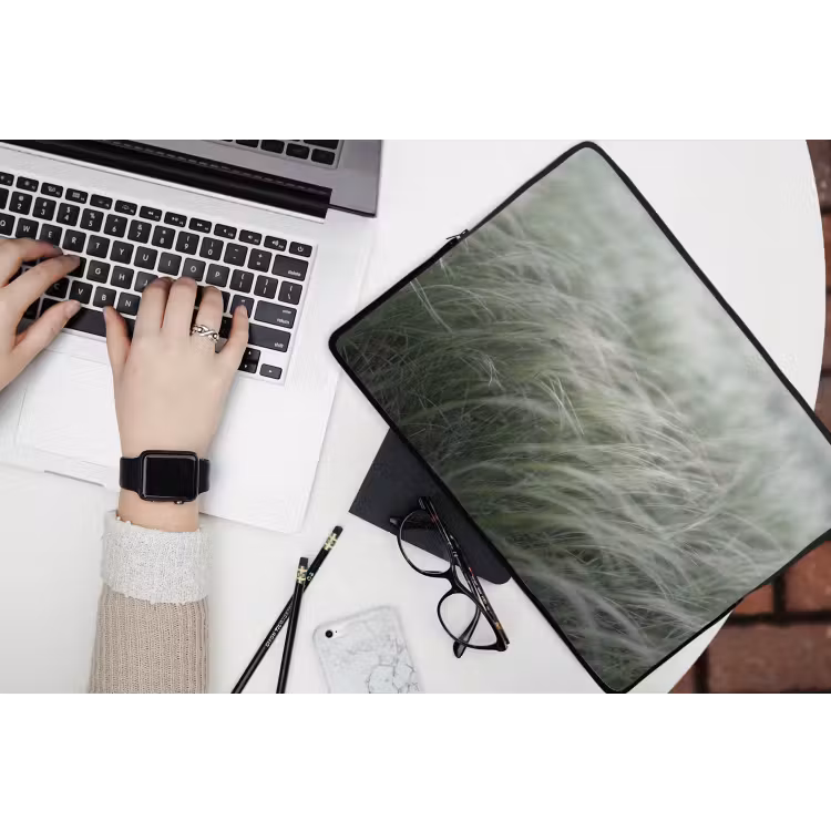 Gras - Wazig - Natuur - Groen - Zacht laptophoes neopreen klein -bureau