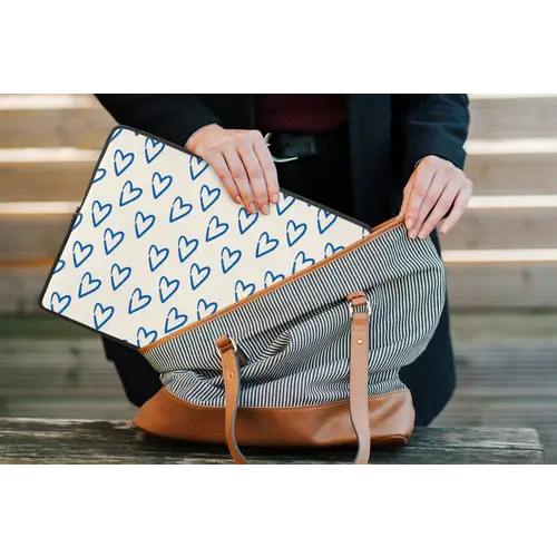 Hartjes patroon - Blauw - Beige - Liefde laptophoes neopreen klein -tas