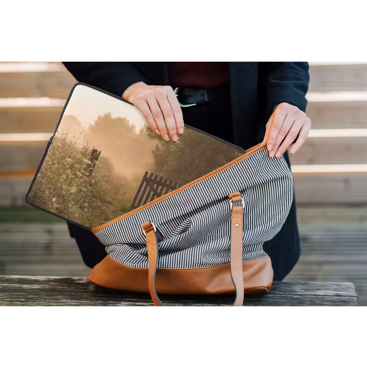 Hek - Natuur - Mist - Veld laptophoes neopreen klein -tas