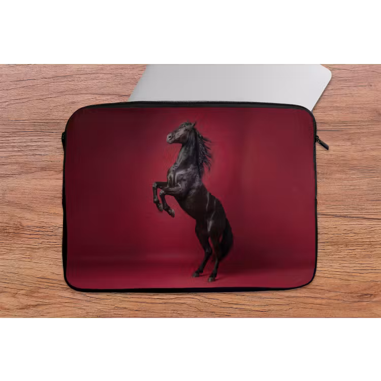 Hengst - Steigert - Rood laptophoes neopreen klein -tafel