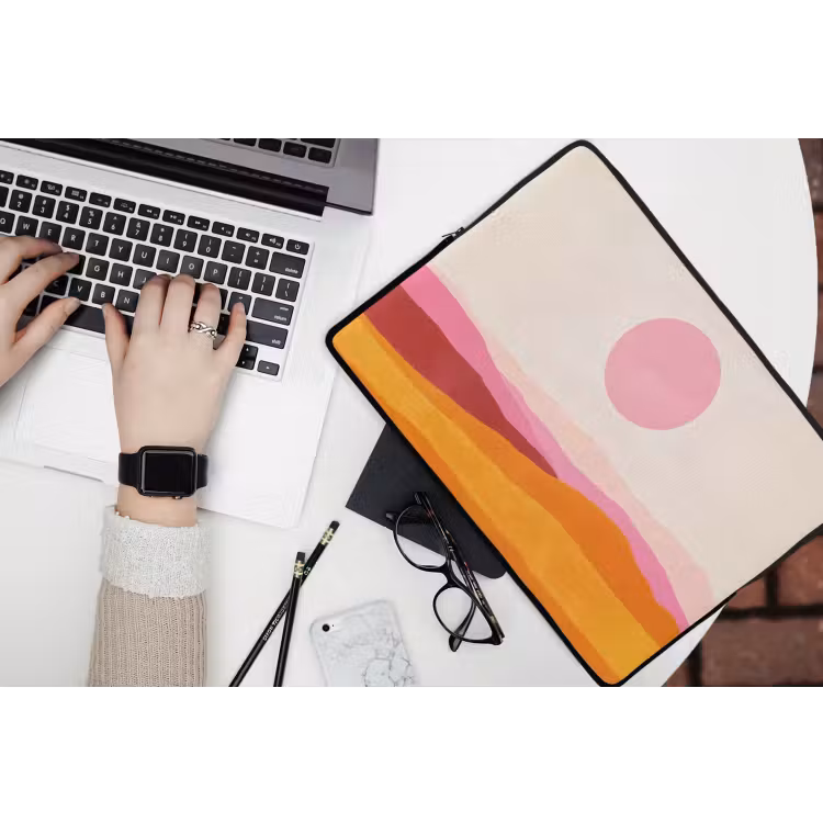 Heuvels - Oranje - Zon - Abstract laptophoes neopreen klein -bureau