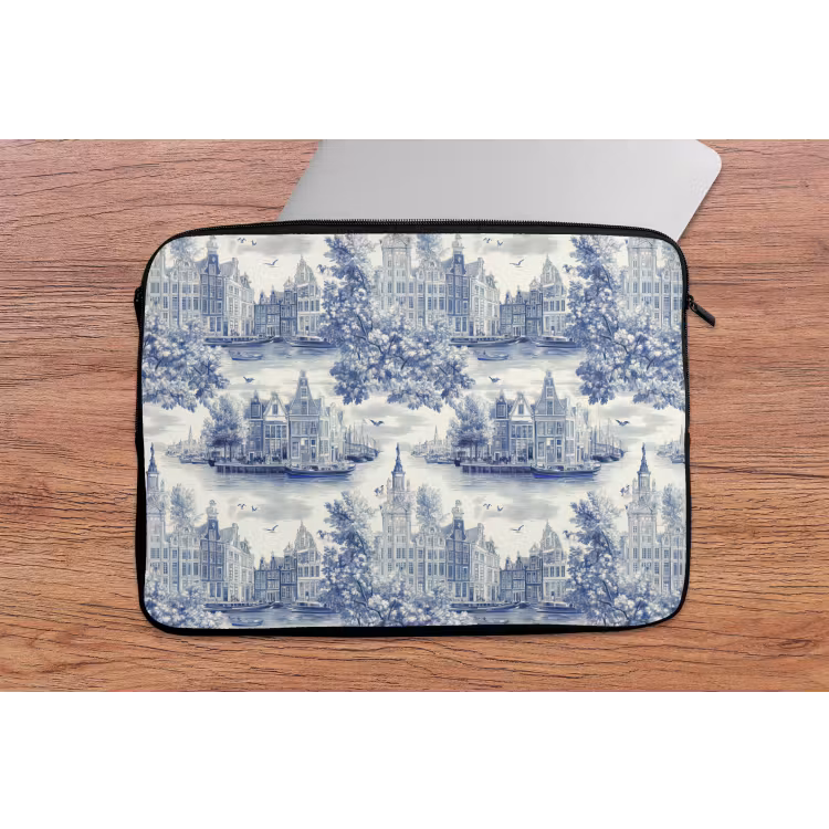 Huizen - Bomen - Water - Vogels - Blauw laptophoes neopreen klein 279 -tafel