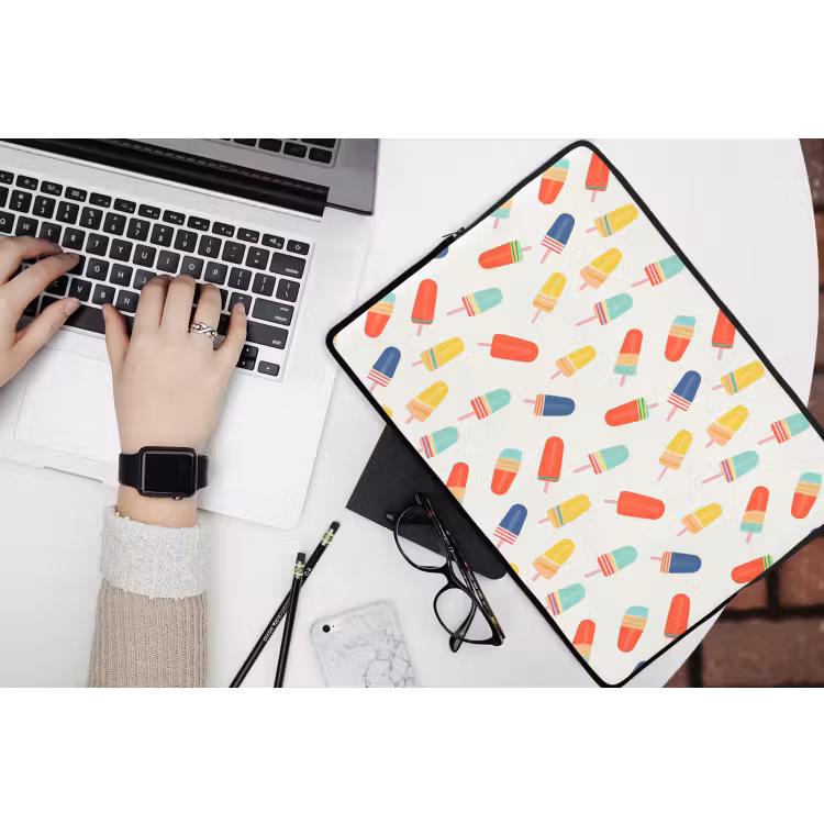 IJsjes - Speels - Kleurrijk laptophoes neopreen klein 279 -bureau