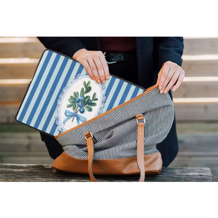 Illustratie - Bessen - Blauw - Strepen laptophoes neopreen klein -tas