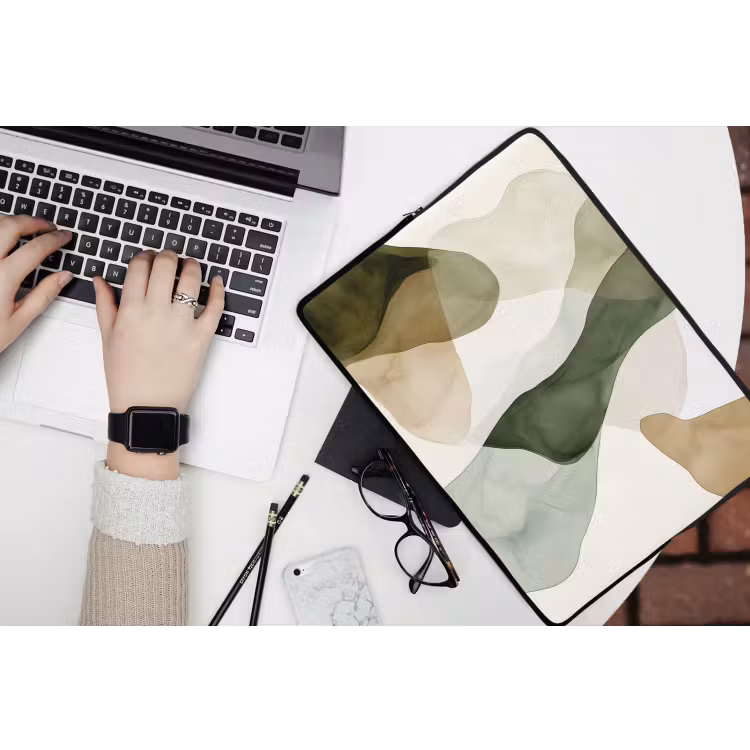 Japandi - Abstract - Groen laptophoes neopreen klein -bureau