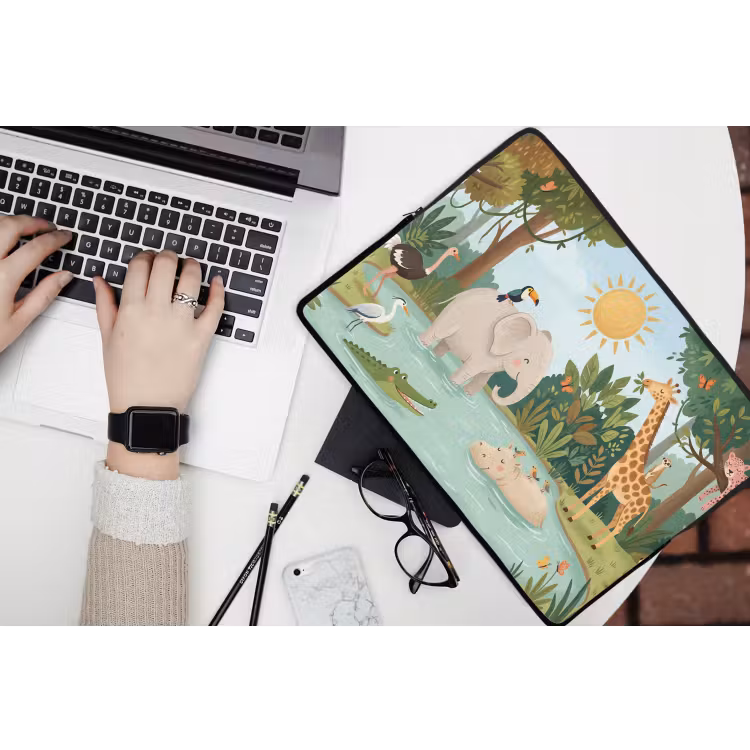 Jungle - Oase - Dieren - Kleurrijk laptophoes neopreen klein -bureau