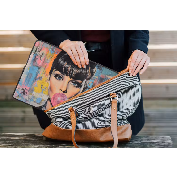 Kauwgom - Vrouw - Penseelstreken - Modern laptophoes neopreen klein -tas