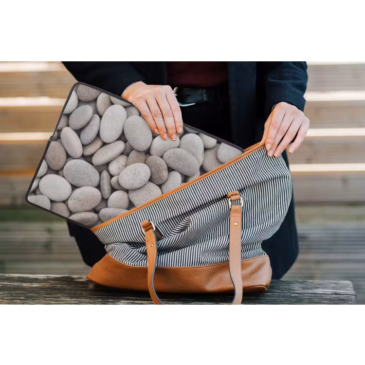Kiezels - Stenen - Grijs laptophoes neopreen klein -tas
