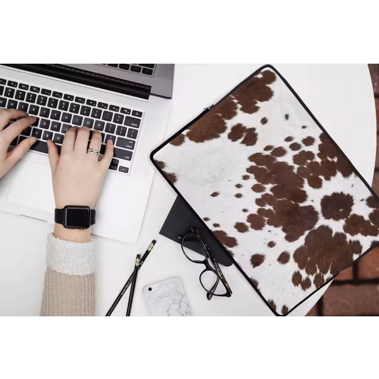 Koeienhuid - Klassiek - Bruin laptophoes neopreen klein -bureau