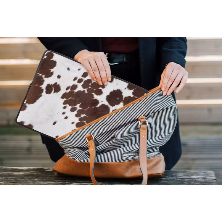 Koeienhuid - Klassiek - Bruin laptophoes neopreen klein -tas