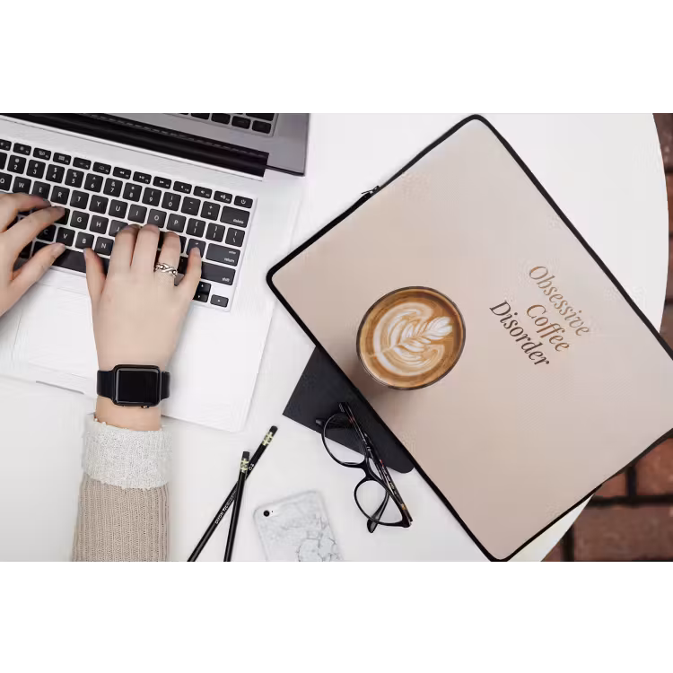 Koffie - Obessive Coffee Disorder - Beige laptophoes neopreen klein -bureau