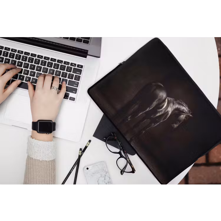 Krachtig - Paard - Donker laptophoes neopreen klein -bureau