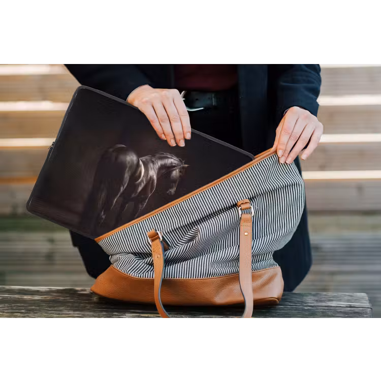 Krachtig - Paard - Donker laptophoes neopreen klein -tas