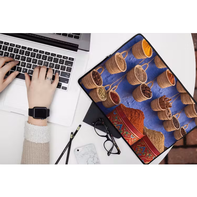Laptophoes Kruiden - Manden - Markt - Kruiden - Manden - Markt laptophoes neopreen klein