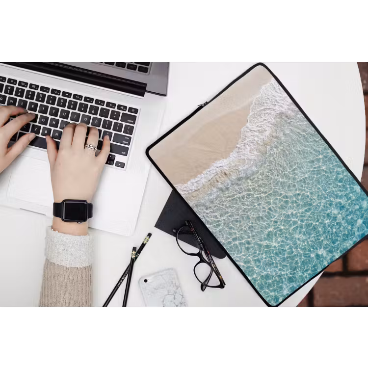 Kust - Zand - Blauw laptophoes neopreen klein -bureau