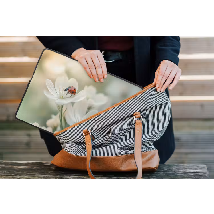 Lieveheersbeestje - Bloemen - Wit laptophoes neopreen klein -tas