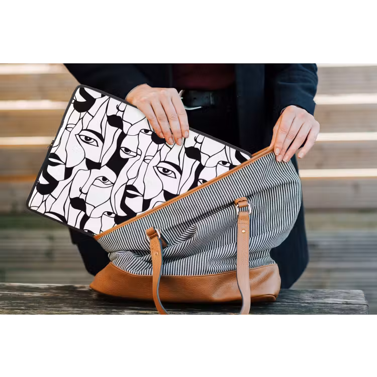 Lijnen - Gezichten - Zwart - Wit laptophoes neopreen klein 279 -tas