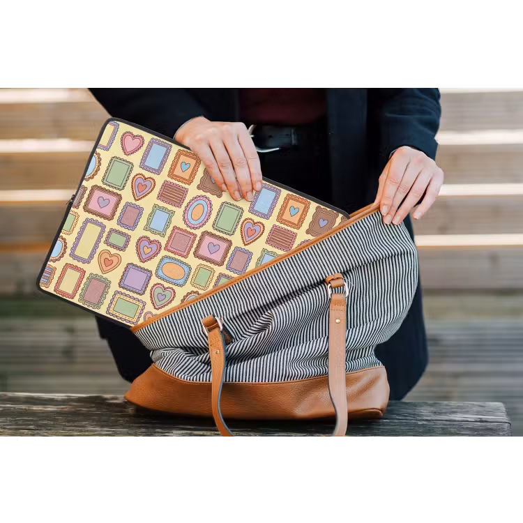 Lijst - Patroon - Hart - Speels - Kleurrijk laptophoes neopreen klein -tas