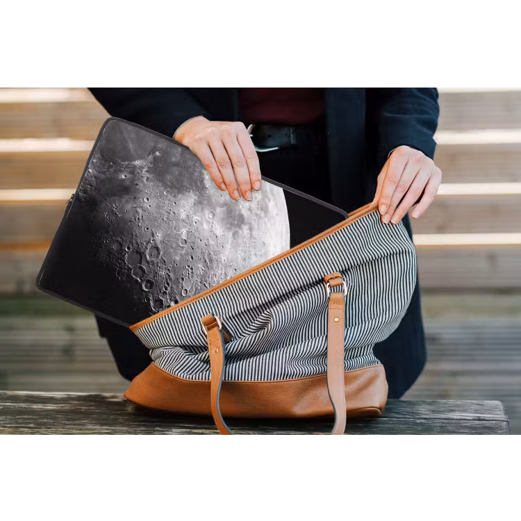 Laptophoes Maan - Kraters - Ruimte - Maan - Kraters - Ruimte laptophoes neopreen klein