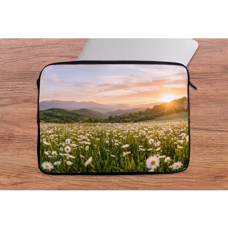 Madelief - Veld - Heuvels - Groen laptophoes neopreen klein -tafel