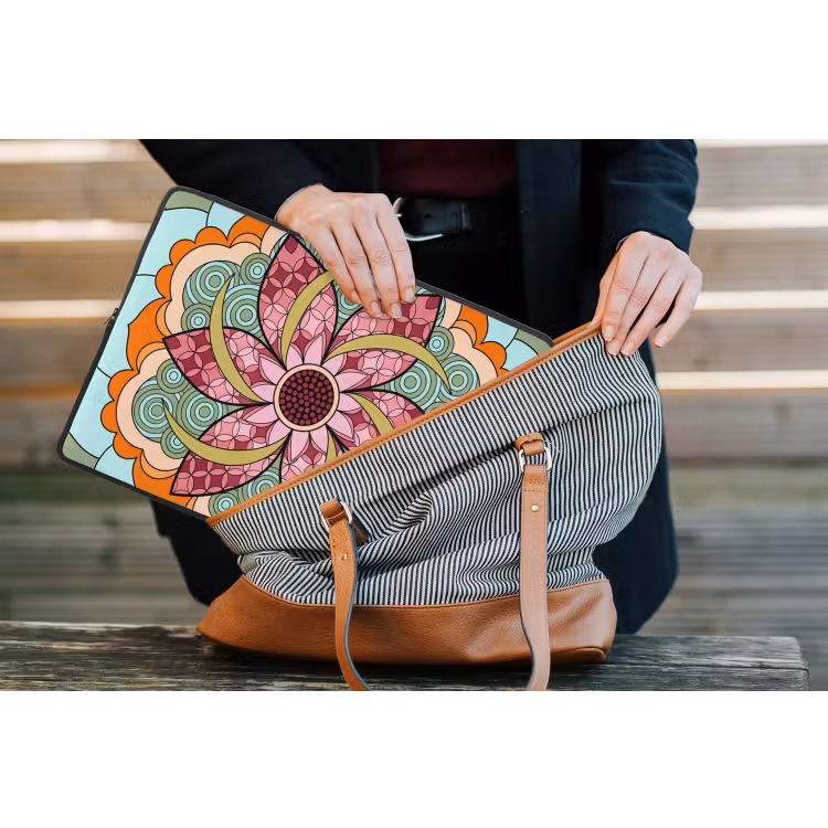 Mandala - Geometrisch - Kunst - Decoratief - Kleurrijk laptophoes neopreen klein -tas