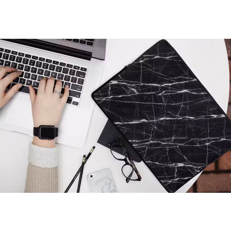 Marmer - Aders - Abstract - Zwart laptophoes neopreen klein -bureau