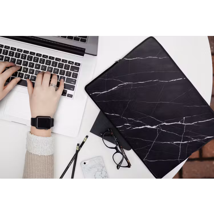 Marmer - Patroon - Abstract - Modern - Zwart laptophoes neopreen klein -bureau