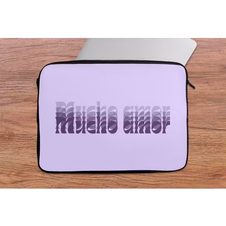 Mucho amor - Paars - Gelaagde letters laptophoes neopreen klein -tafel