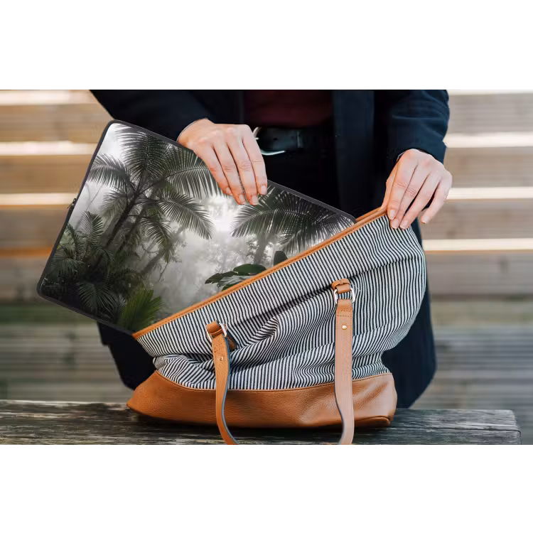 Natuur - Jungle - Mist - Groen - Bladeren laptophoes neopreen klein -tas