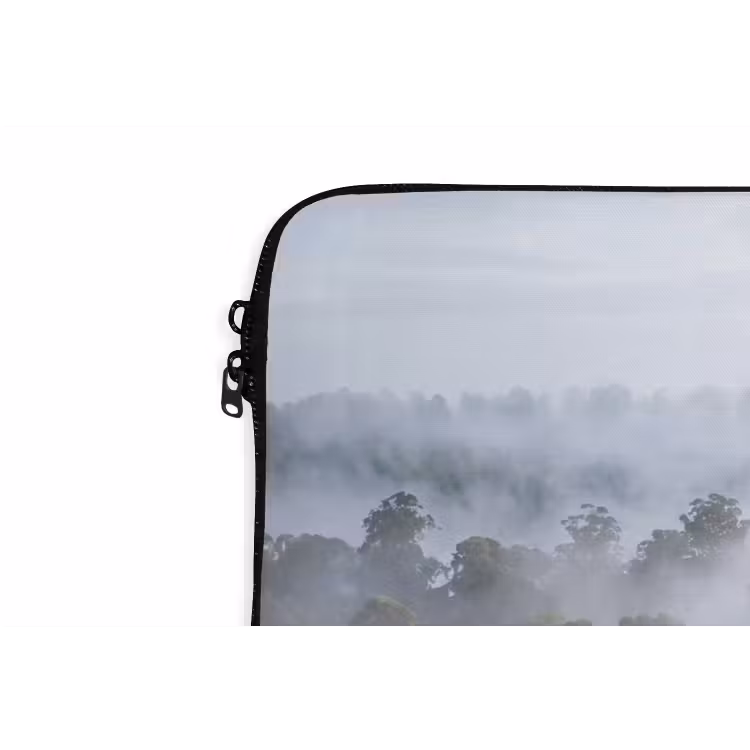 Natuur - Mist - Bos - Ochtend - Goud laptophoes neopreen klein -detail