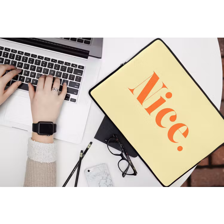 Nice - Oranje - Geel - Minimalistisch laptophoes neopreen klein -bureau