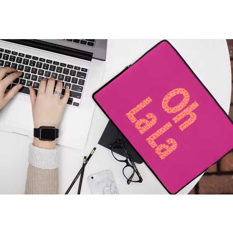 Oh la la - Luipaardprint - Roze laptophoes neopreen klein -bureau