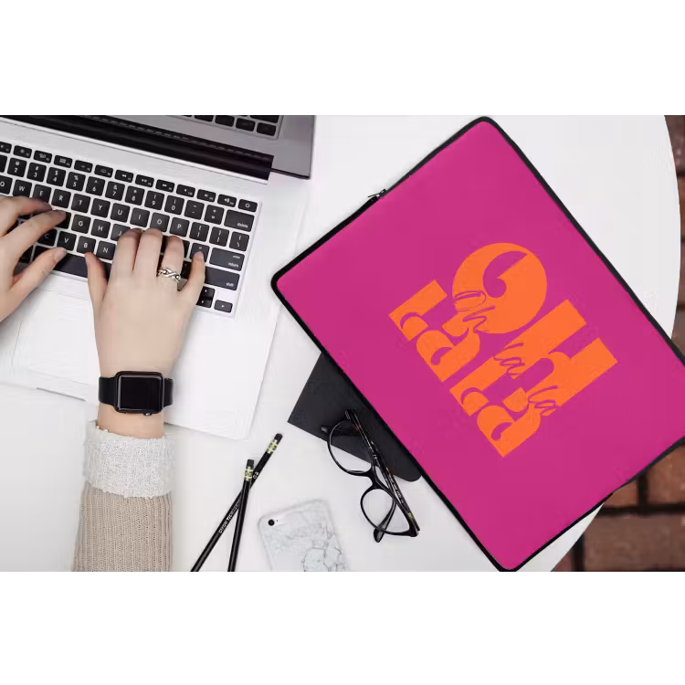 Oh la la - Roze - Oranje - Gestapelde letters laptophoes neopreen klein -bureau