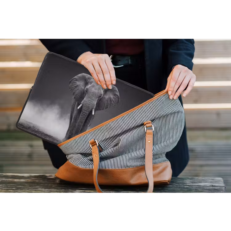 Olifant - Zwart - Wit - Rook laptophoes neopreen klein -tas