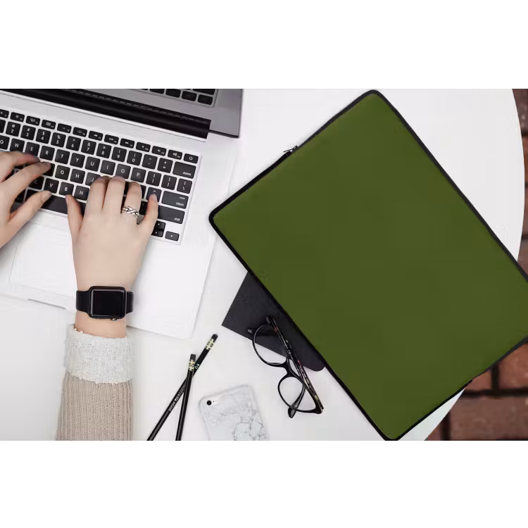 Olive - Drab - Groen laptophoes neopreen klein 279 -bureau