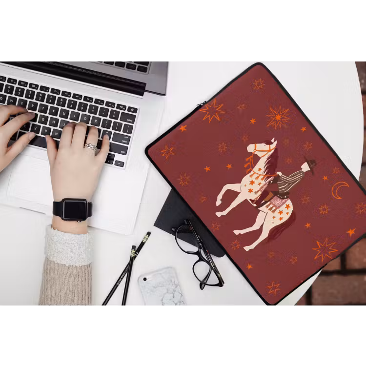 Paard - Ruiter - Sterren - Nacht - Illustratie laptophoes neopreen klein -bureau