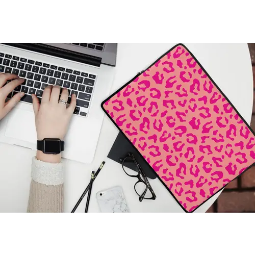 Panterprint - Roze - Dierenprint - Minimalistisch laptophoes neopreen klein -bureau