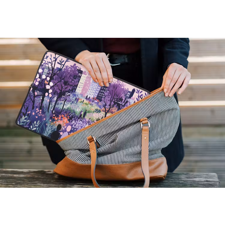 Park - Bomen - Bloemen - Gebouwen laptophoes neopreen klein -tas