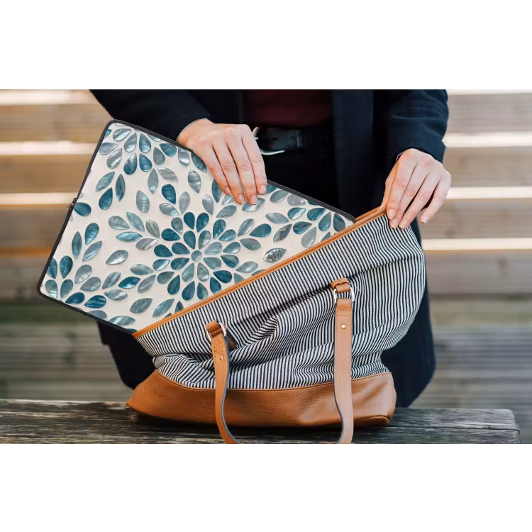 Patroon - Bladeren - Abstract - Modern - Turquoise laptophoes neopreen klein -tas