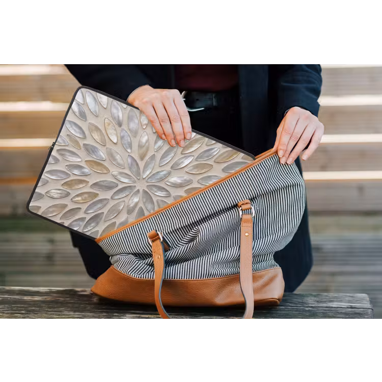 Patroon - Ovaal - Glanzend - Abstract - Beige laptophoes neopreen klein -tas