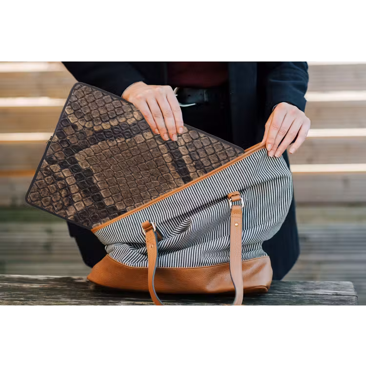 Python - Schubben - Brons laptophoes neopreen klein -tas