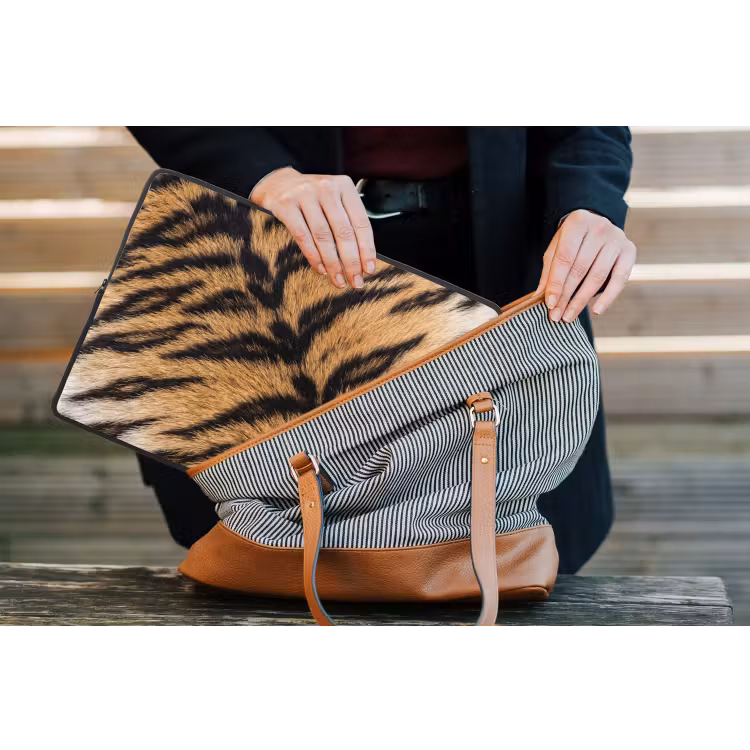 Realistisch - Tijgervacht - Zwart laptophoes neopreen klein -tas