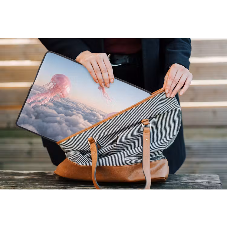 Laptophoes Roze dier - Wolken - Roze dier - Wolken laptophoes neopreen klein