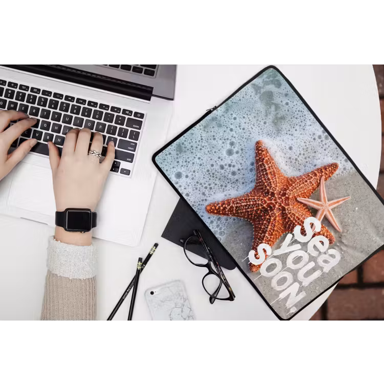 Sea you soon - Zeester - Zee laptophoes neopreen klein -bureau