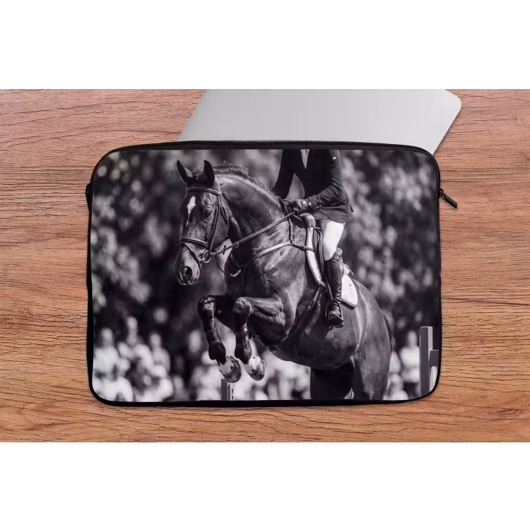 Springen - Paard - Zwart - Wit laptophoes neopreen klein -tafel